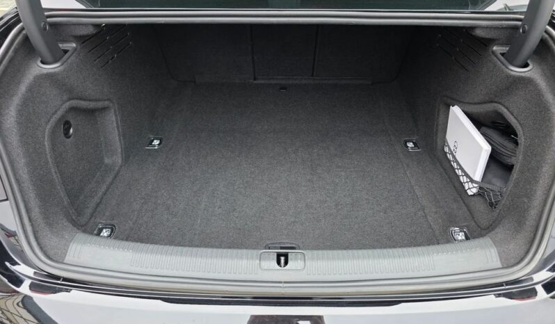 AUDI A4  | FWD (przód) | Automatyczna | 150 KM | Czarny full