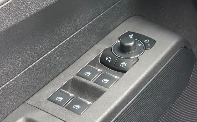FORD Tourneo Courier  | FWD (przód) | Automatyczna | 125 KM | Niebieski full