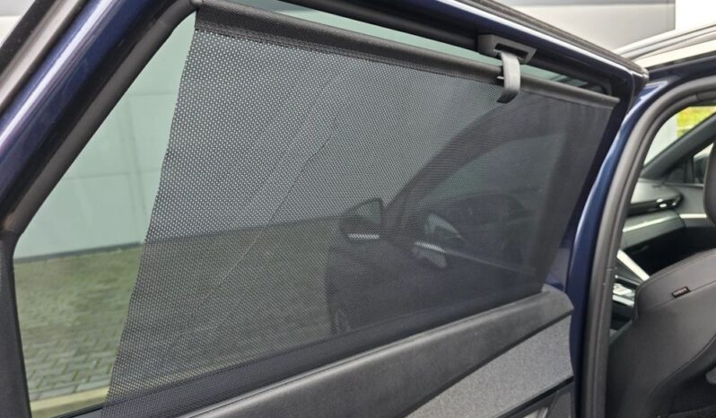 PEUGEOT 5008  | FWD (przód) | Automatyczna | 130 KM | Granatowy full