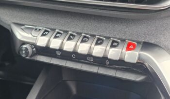 PEUGEOT 5008  | FWD (przód) | Automatyczna | 130 KM | Granatowy full