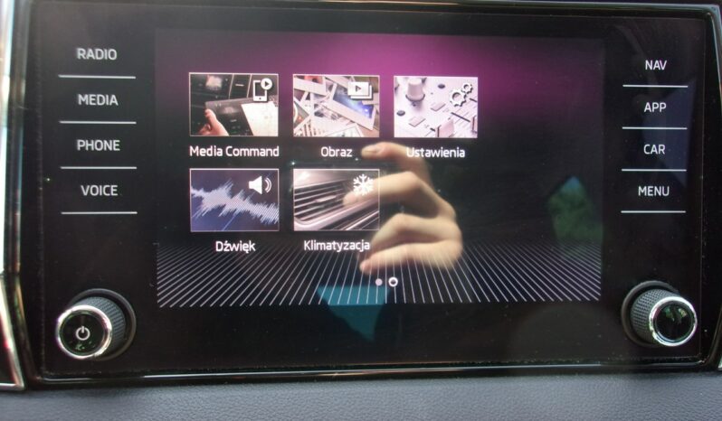 SKODA Karoq | FWD (przód) | Automatyczna Dwusprzeglowa | 150 KM | Szary full