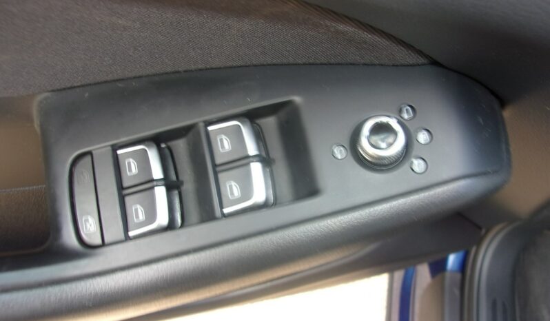 AUDI Q5  | 4×4 Stały | Manualna | 180 KM | niebieski ciemny full