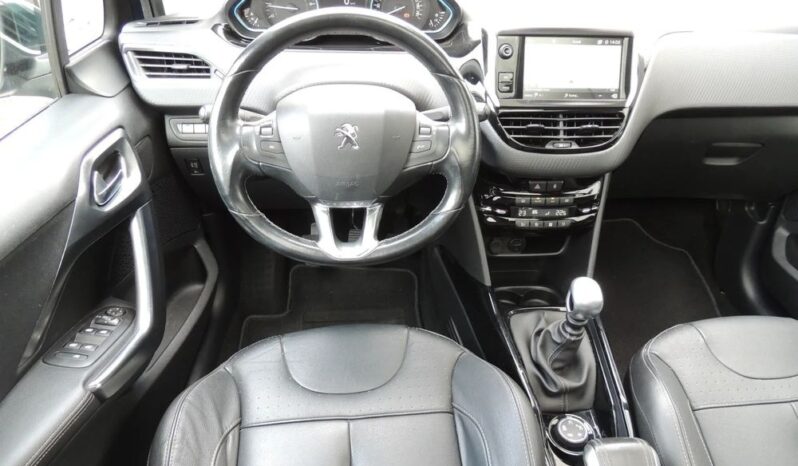 PEUGEOT 2008  | FWD (przód) | Manualna | 130 KM | Zielony full