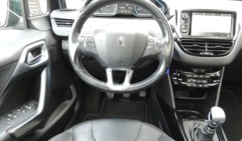 PEUGEOT 2008  | FWD (przód) | Manualna | 130 KM | Zielony full
