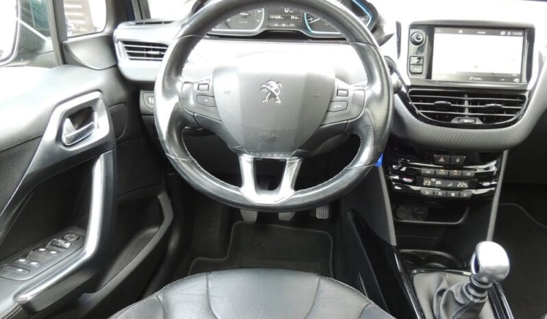 PEUGEOT 2008  | FWD (przód) | Manualna | 130 KM | Zielony full