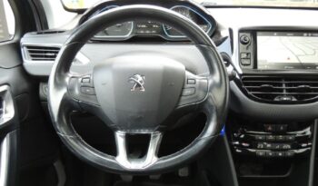 PEUGEOT 2008  | FWD (przód) | Manualna | 130 KM | Zielony full