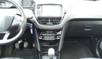 PEUGEOT 2008  | FWD (przód) | Manualna | 130 KM | Zielony full