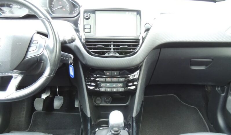 PEUGEOT 2008  | FWD (przód) | Manualna | 130 KM | Zielony full