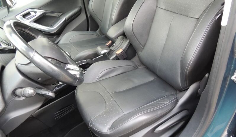 PEUGEOT 2008  | FWD (przód) | Manualna | 130 KM | Zielony full