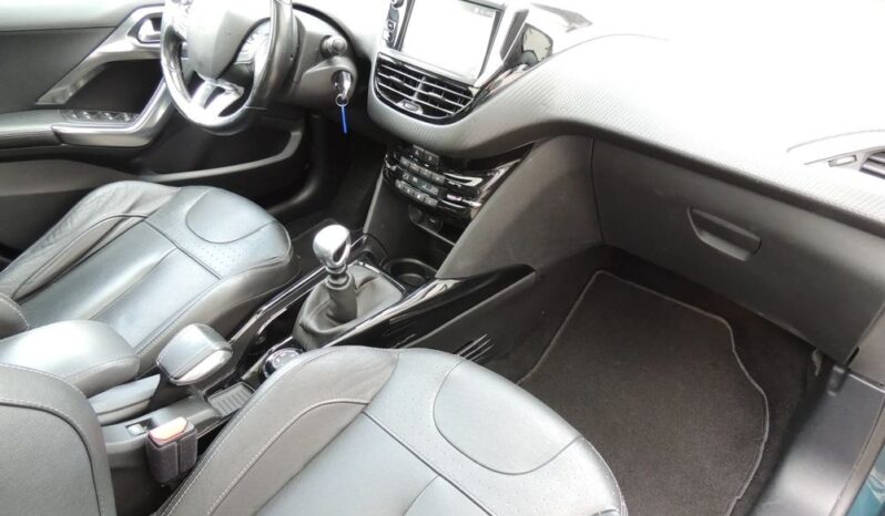 PEUGEOT 2008  | FWD (przód) | Manualna | 130 KM | Zielony full