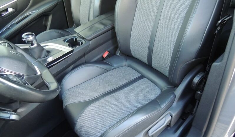 PEUGEOT 3008  | FWD (przód) | Manualna | 130 KM | Szary full