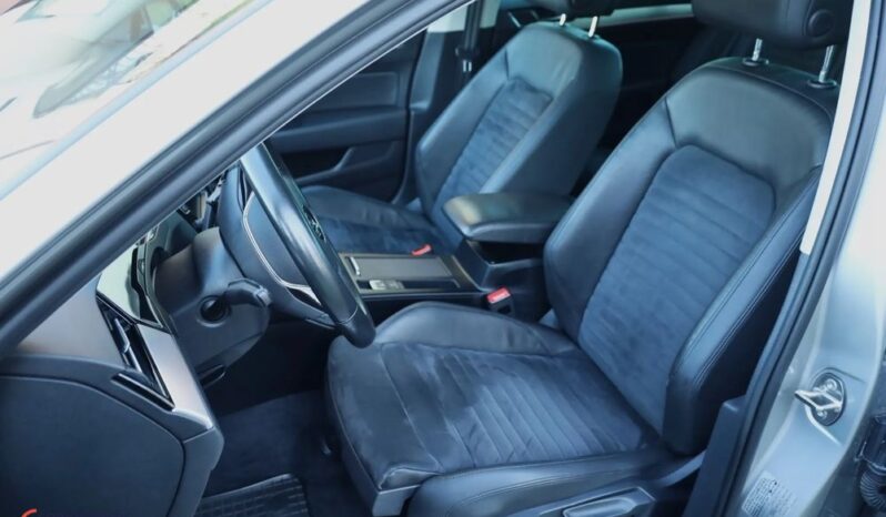 VOLKSWAGEN Passat  | FWD (przód) | Automatyczna | 220 KM | Beżowy full