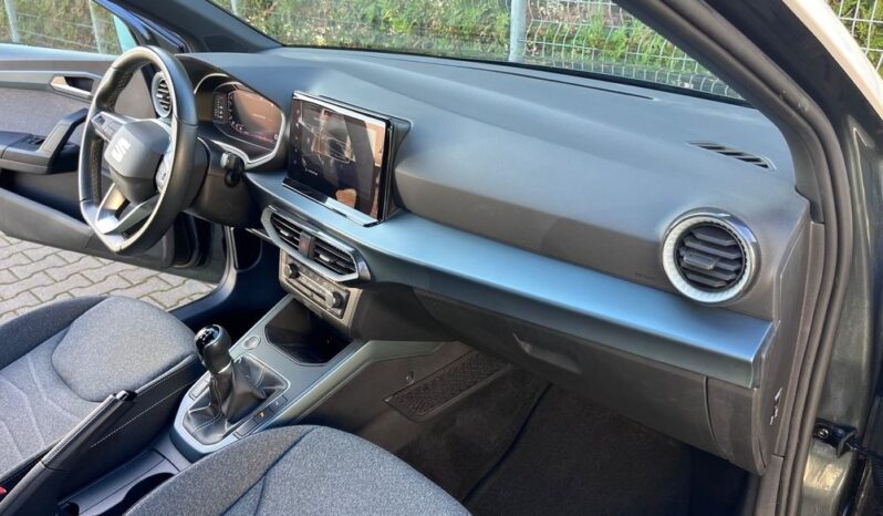 SEAT Arona  | FWD (przód) | Manualna | 110 KM | Zielony full