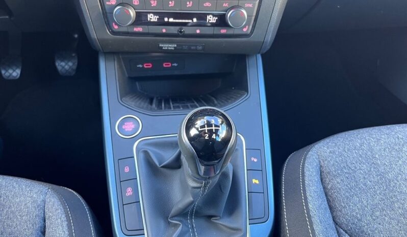 SEAT Arona  | FWD (przód) | Manualna | 110 KM | Zielony full