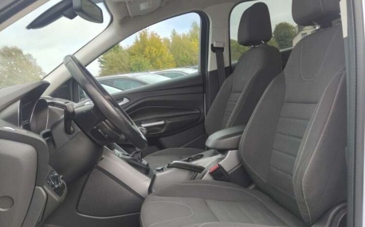 FORD Kuga  | FWD (przód) | Manualna | 150 KM | Biały full