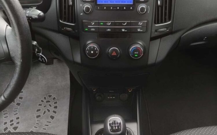 HYUNDAI I30  | FWD (przód) | Manualna | 109 KM | Czarny full