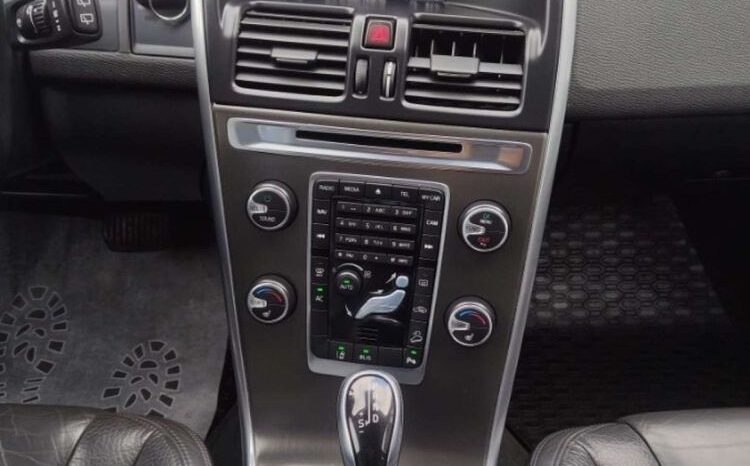 VOLVO XC 60 | 4×4 (stały) | Automatyczna | 215 KM | Brązowy full