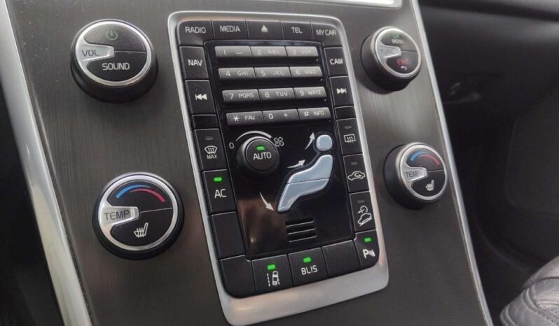 VOLVO XC 60 | 4×4 (stały) | Automatyczna | 215 KM | Brązowy full