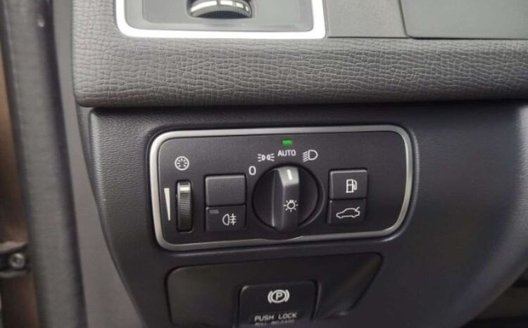 VOLVO XC 60 | 4×4 (stały) | Automatyczna | 215 KM | Brązowy full