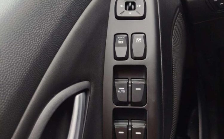 HYUNDAI ix35  | FWD (przód) | Automatyczna | 166 KM | Biały full