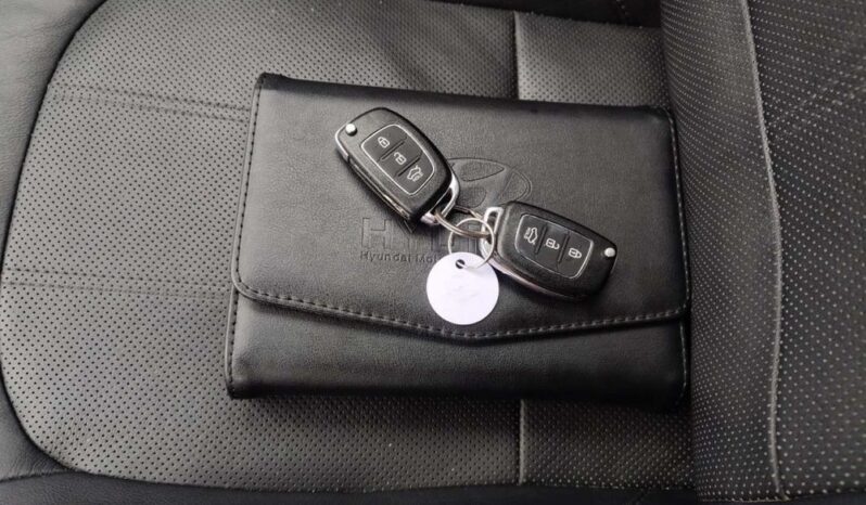 HYUNDAI ix35  | FWD (przód) | Automatyczna | 166 KM | Biały full