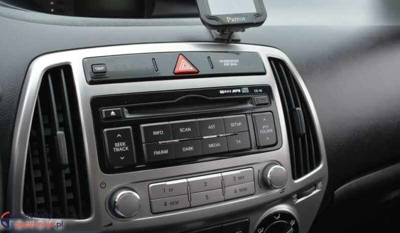 HYUNDAI i20  | FWD (przód) | Manualna | 85 KM | Niebieski full