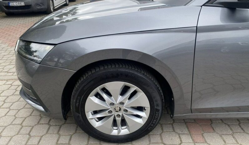 SKODA Octavia  | FWD (przód) | Automatyczna | 150 KM | Szary full