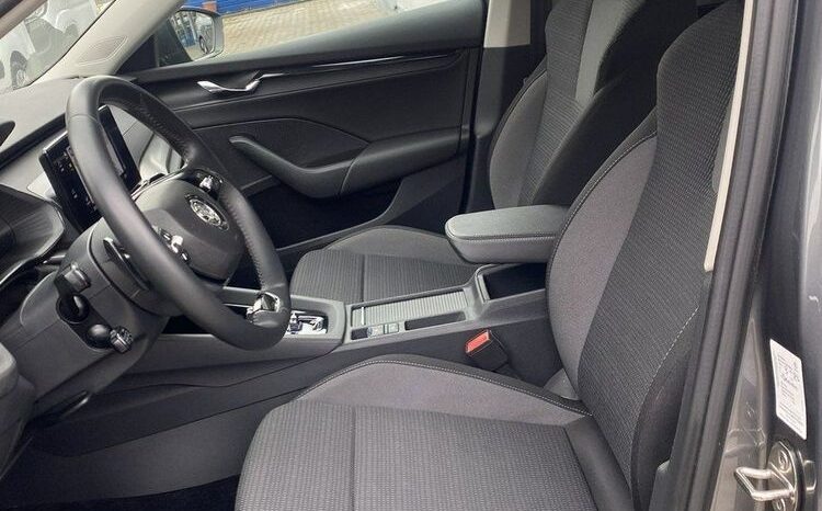 SKODA Octavia  | FWD (przód) | Automatyczna | 150 KM | Szary full