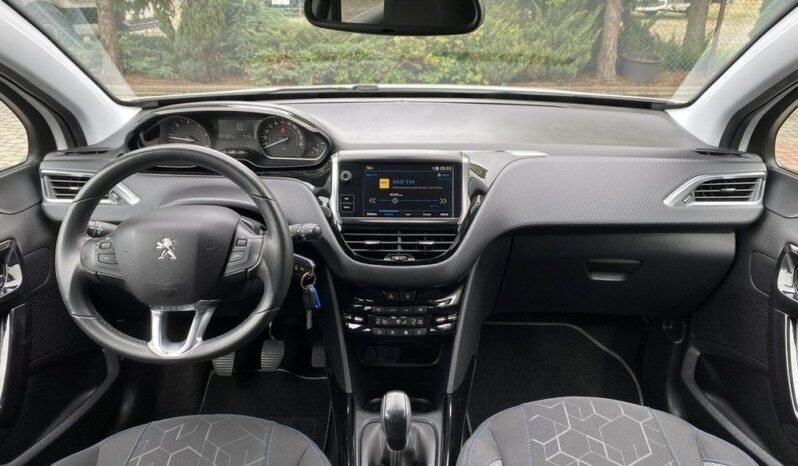 PEUGEOT 2008  | FWD (przód) | Manualna | 102 KM | Biały full