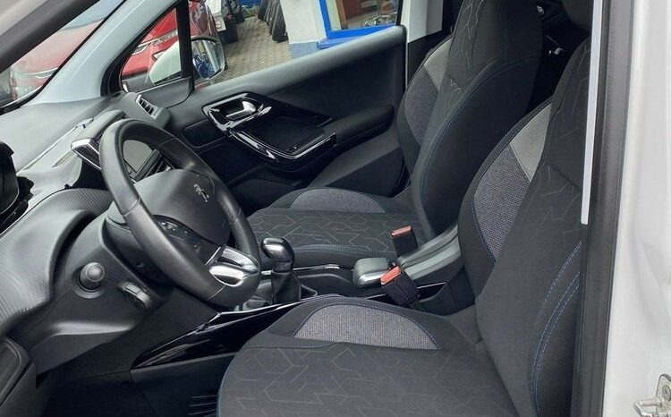 PEUGEOT 2008  | FWD (przód) | Manualna | 102 KM | Biały full