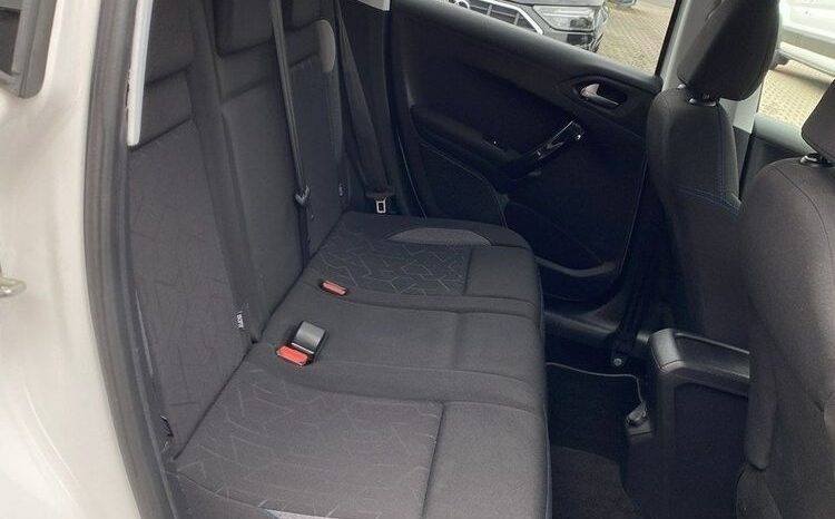 PEUGEOT 2008  | FWD (przód) | Manualna | 102 KM | Biały full