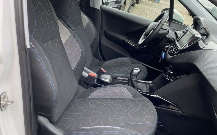 PEUGEOT 2008  | FWD (przód) | Manualna | 102 KM | Biały full