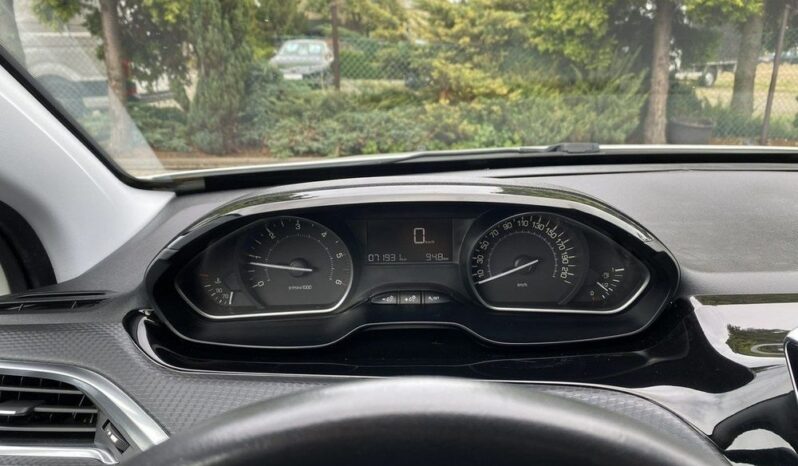 PEUGEOT 2008  | FWD (przód) | Manualna | 102 KM | Biały full