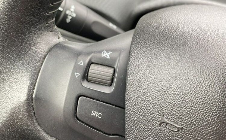 PEUGEOT 2008  | FWD (przód) | Manualna | 102 KM | Biały full