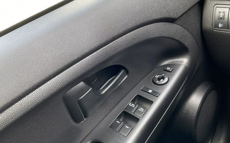 KIA Venga  | FWD (przód) | Manualna | 90 KM | Czarny full