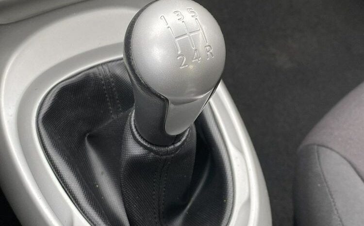NISSAN Juke  | FWD (przód) | Manualna | 117 KM | Biały full