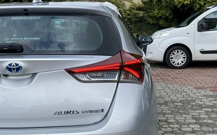 TOYOTA Auris  | FWD (przód) | Automatyczna | 99 KM | Szary full