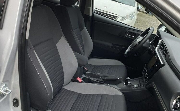 TOYOTA Auris  | FWD (przód) | Automatyczna | 99 KM | Szary full