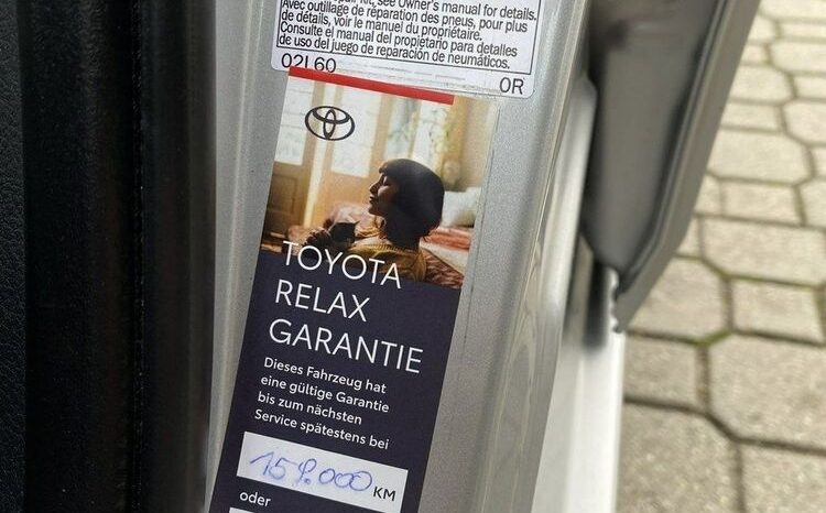 TOYOTA Auris  | FWD (przód) | Automatyczna | 99 KM | Szary full