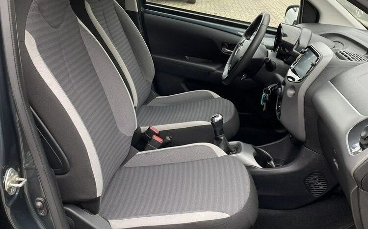 TOYOTA Aygo  | FWD (przód) | Manualna | 72 KM | Szary full