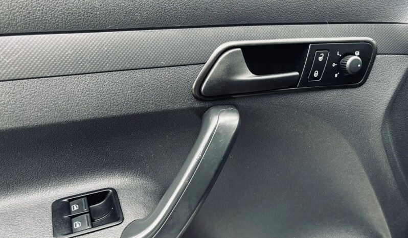 VOLKSWAGEN Caddy | FWD (przód) | Manualna | 102 KM | Biały full