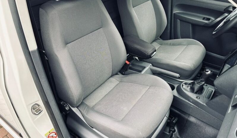 VOLKSWAGEN Caddy | FWD (przód) | Manualna | 102 KM | Biały full