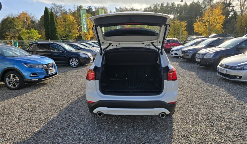 BMW X1  | 4×4 (stały) | Automatyczna | 190 KM | Biały full