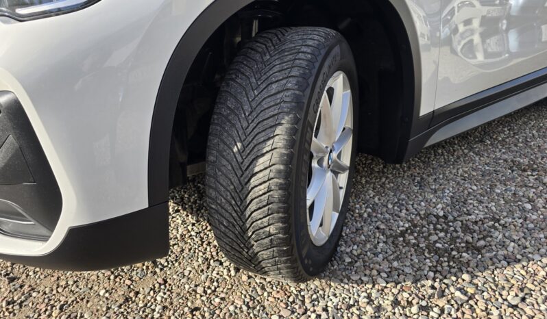 BMW X1  | 4×4 (stały) | Automatyczna | 190 KM | Biały full
