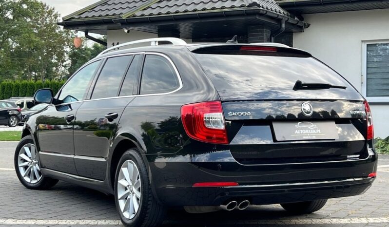 SKODA   Superb     140 KM    Manualna    FWD (przód)    Czarny full