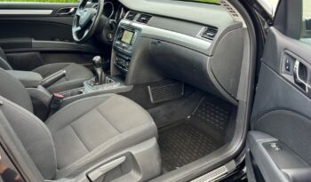 SKODA   Superb     140 KM    Manualna    FWD (przód)    Czarny full