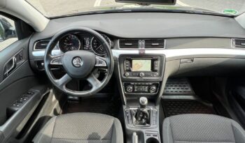 SKODA   Superb     140 KM    Manualna    FWD (przód)    Czarny full