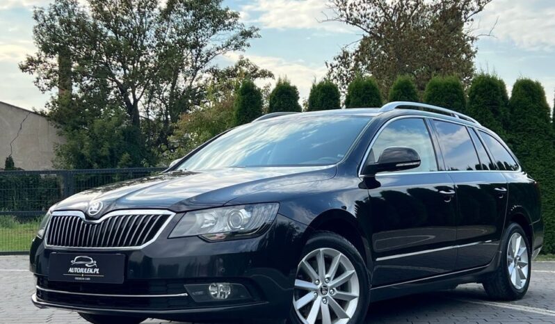 SKODA   Superb     140 KM    Manualna    FWD (przód)    Czarny full