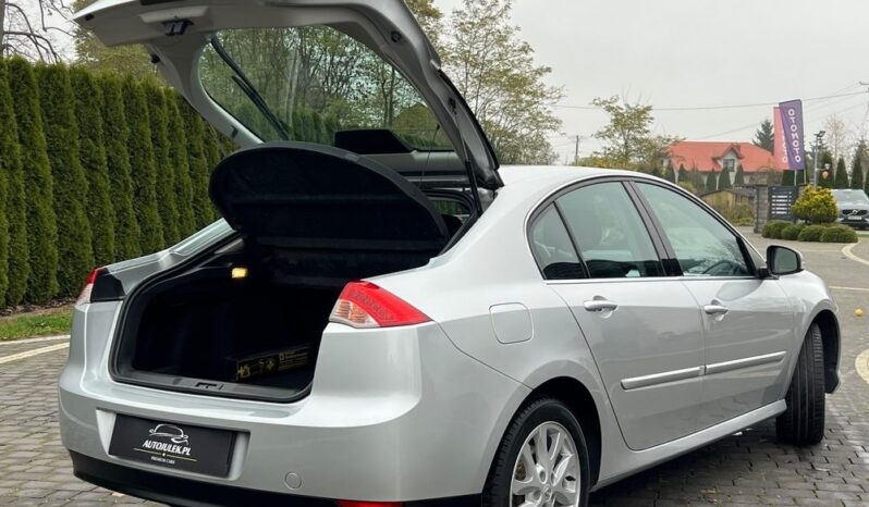 RENAULT   Laguna     140 KM    Manualna    FWD (przód)    Szary full