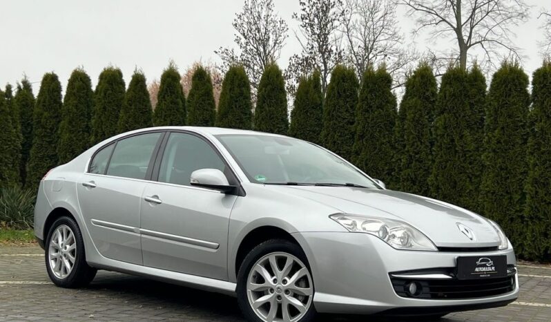 RENAULT   Laguna     140 KM    Manualna    FWD (przód)    Szary full
